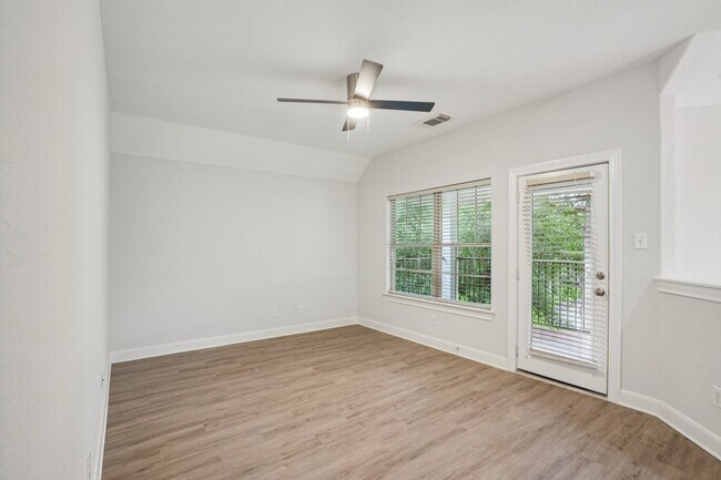 Building Photo - 90 Panterra Way