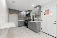 Building Photo - Cozy & Modern Newly built  SFR ADU in Gard...