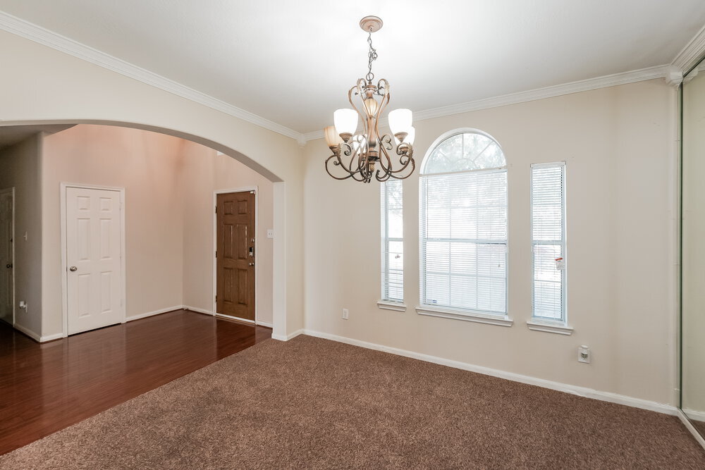 Building Photo - 8919 Green Ray Dr