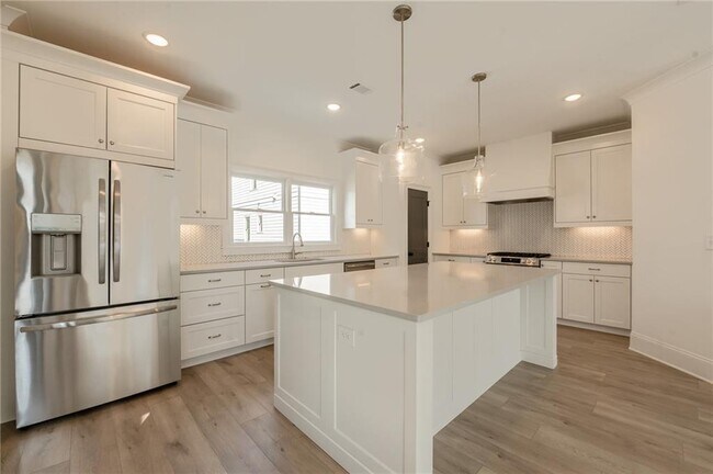Building Photo - 3272 Stillwood Dr