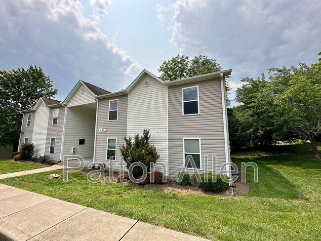 Building Photo - 8 Zell Ln