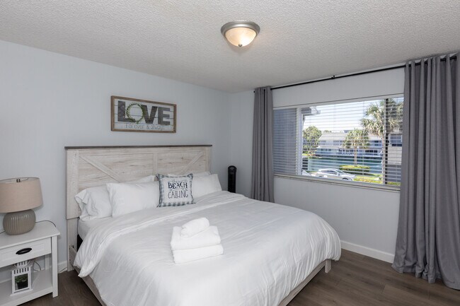 Building Photo - 4949 N Highway A1A