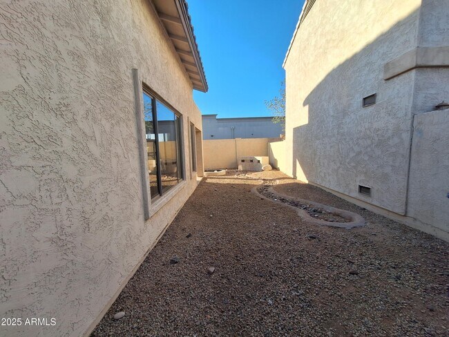 Building Photo - 9240 E Keats Ave
