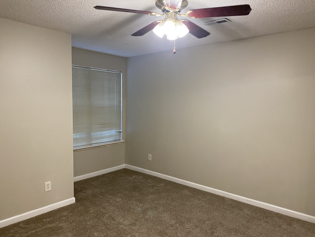 Master Desk Nook - 1219 Waterville Ct