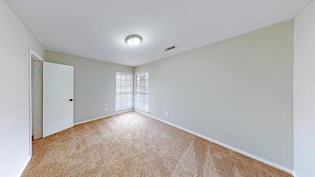 Building Photo - 2308 Wilmette Dr