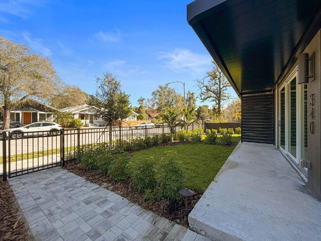 Building Photo - 340 14th St N