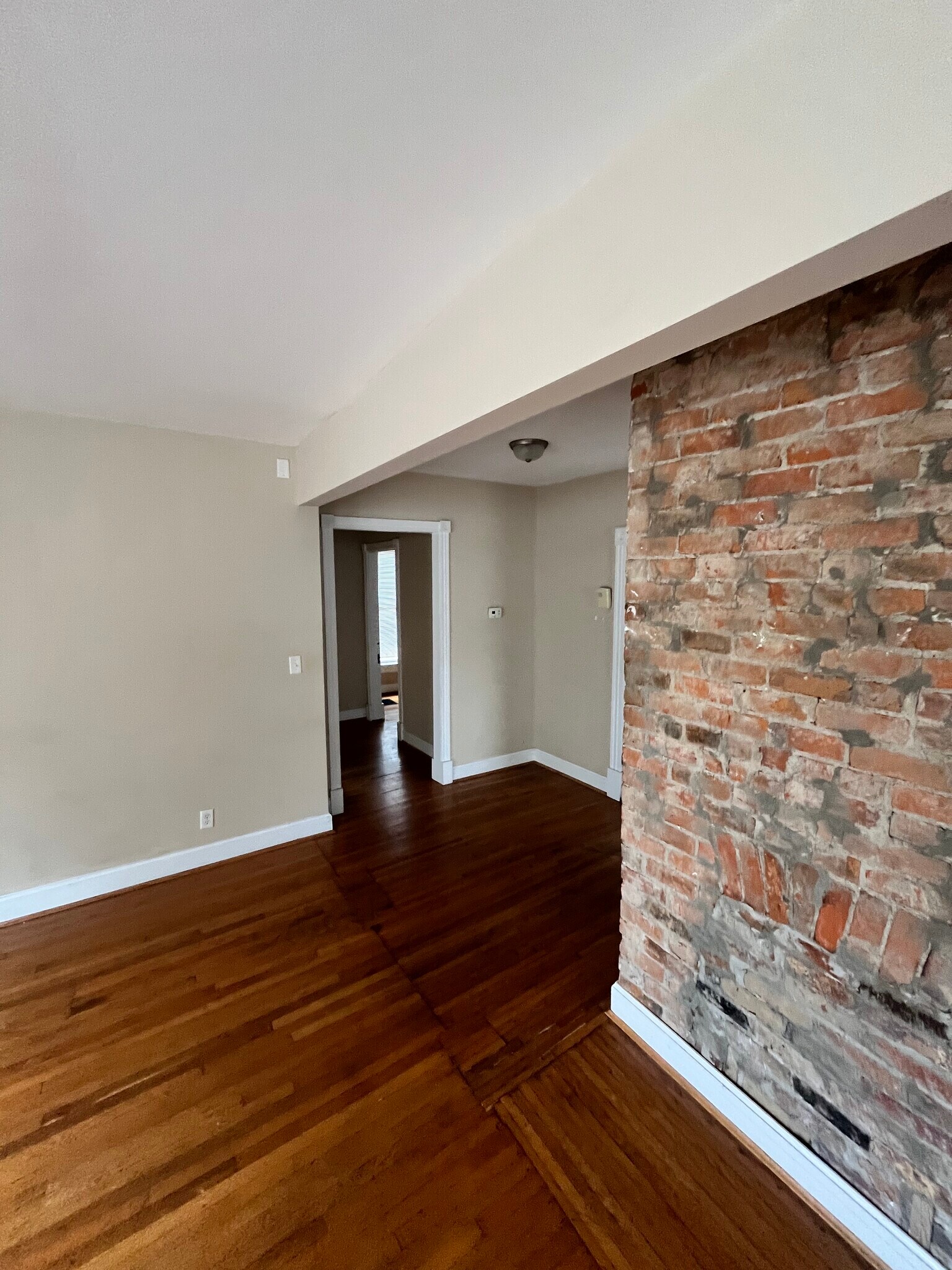 Building Photo - 5908 Cary Ave