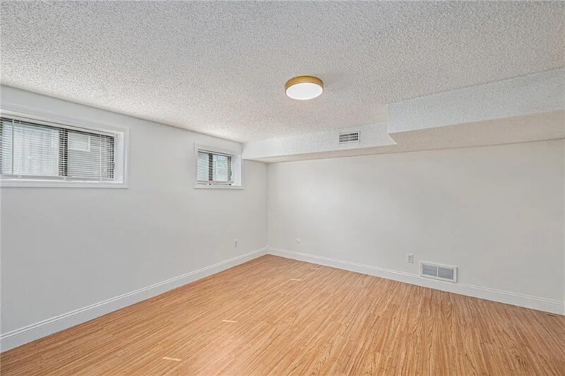 Building Photo - 6901 E 140th Terrace