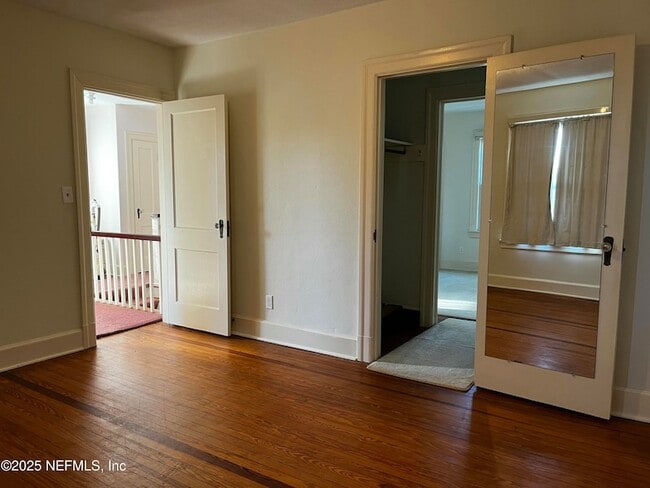 Building Photo - 1924 Arcadia Pl