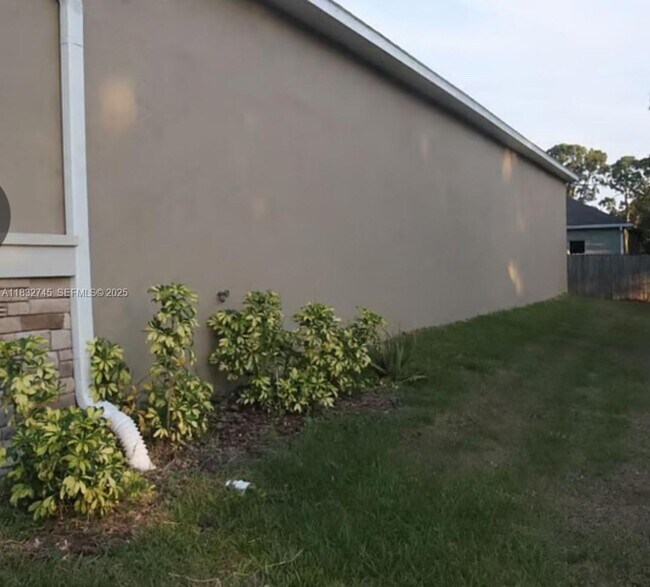 Building Photo - 2890 Jupiter