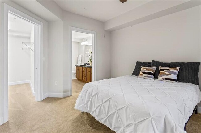 Building Photo - 200 River Vista Drive