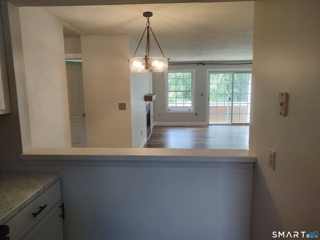 Building Photo - 607 Spring Meadow Rd