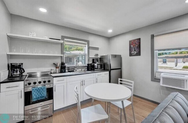 Building Photo - 824 S 20th Ave