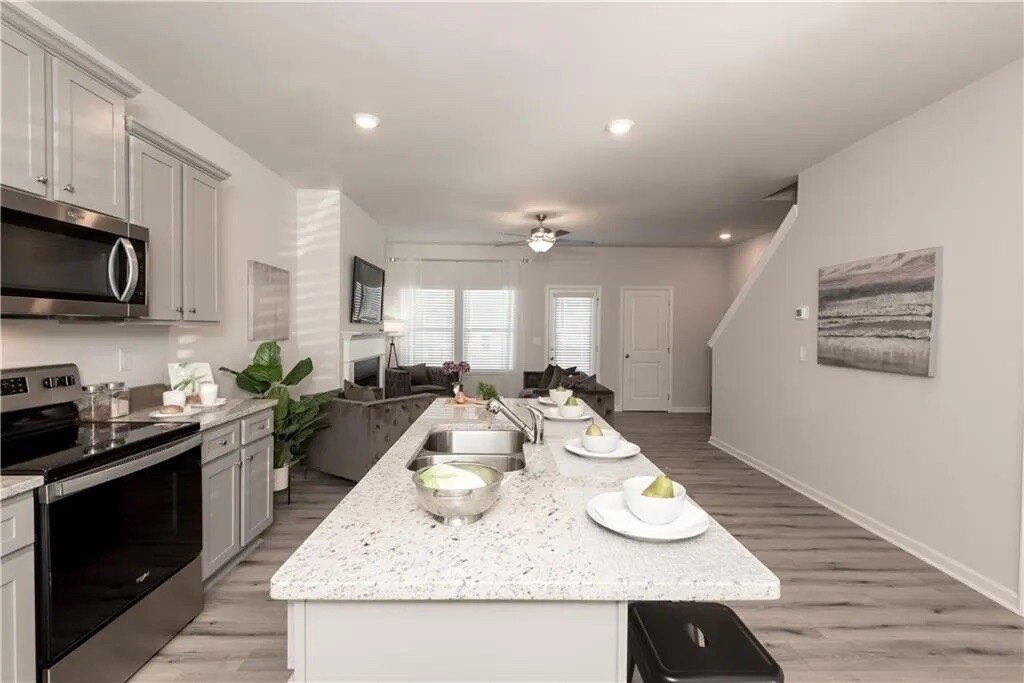 Building Photo - Room in Townhome on Shaffer Ct