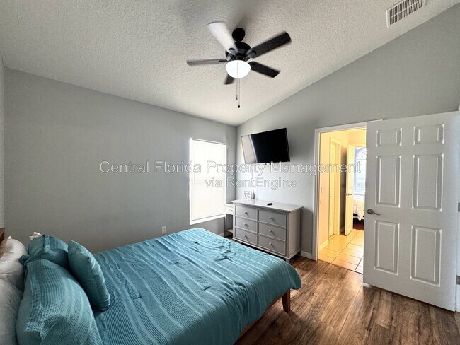 Building Photo - 4775 Cumbrian Lakes Dr