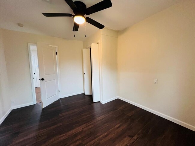 Building Photo - 1847 N Allen Ln