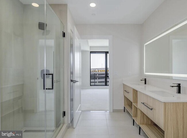 Building Photo - 255 W Falls Station Blvd