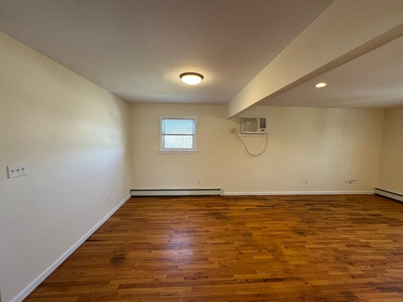 Building Photo - 40 Whitestone Rd