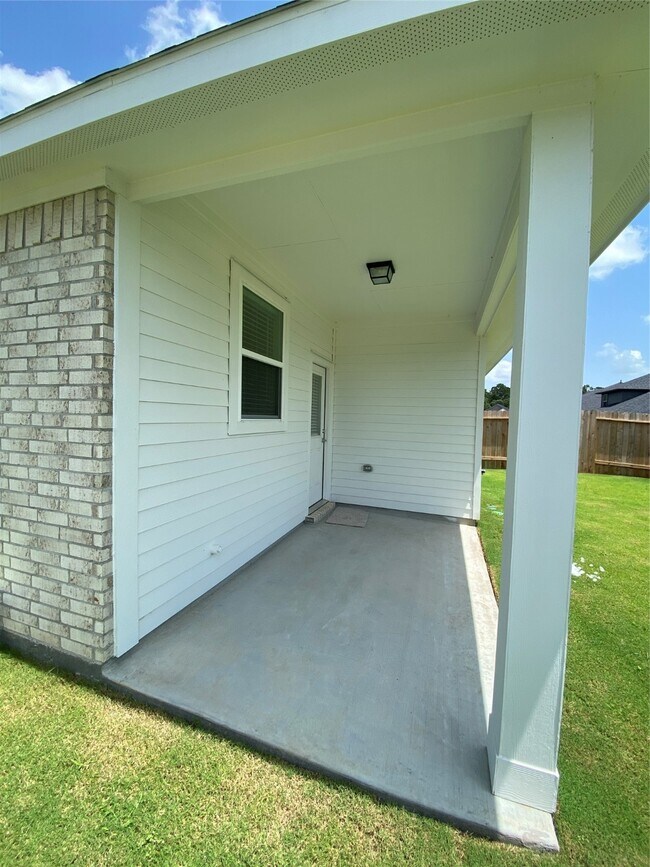 Primary Photo - 40414 Gerygone Ln
