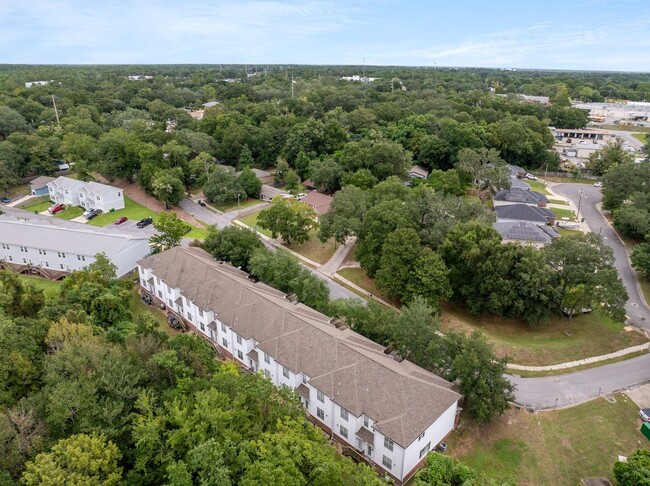 Building Photo - Great Niceville Location near Turkey Creek...