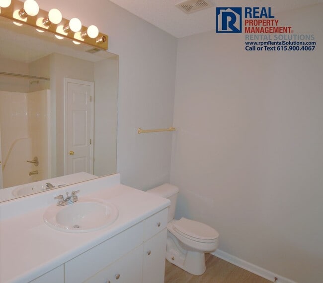 Building Photo - Adorable 2bd 2 ba home with fenced in yard and attached garage!