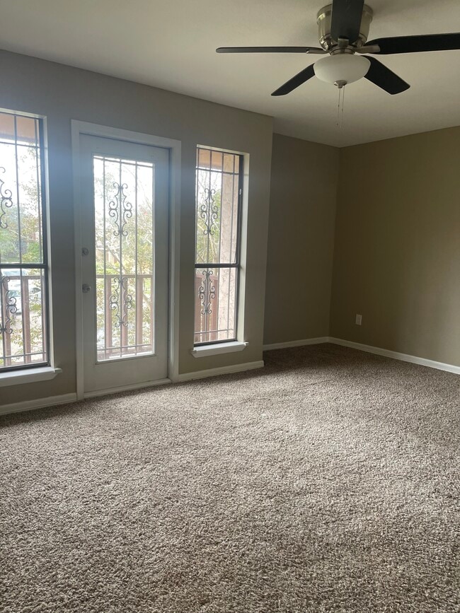 Building Photo - 5181 Middlecoff Cir