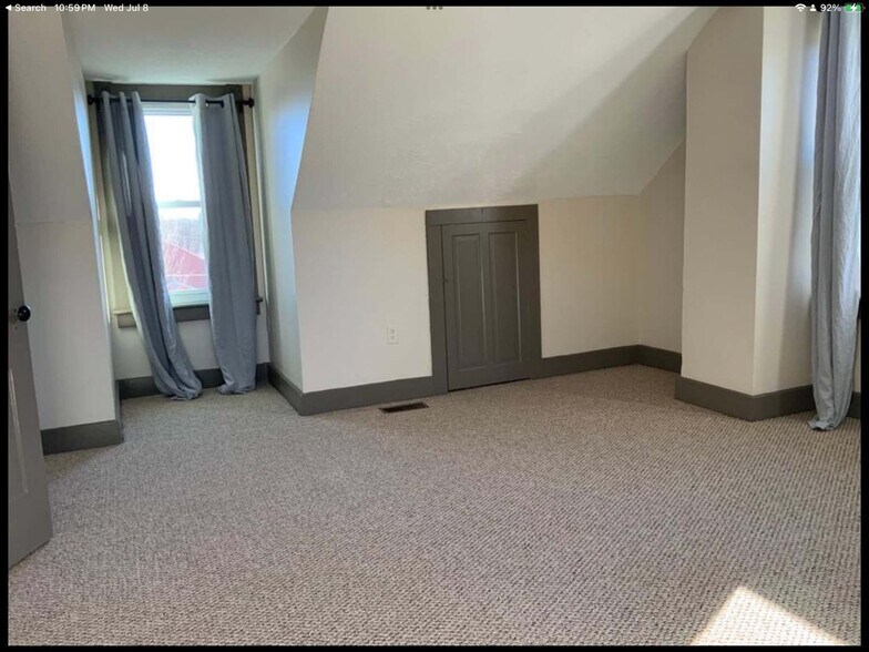 Building Photo - 1434 Pocono Blvd