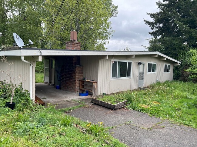 Front - 13206 31st Ave S