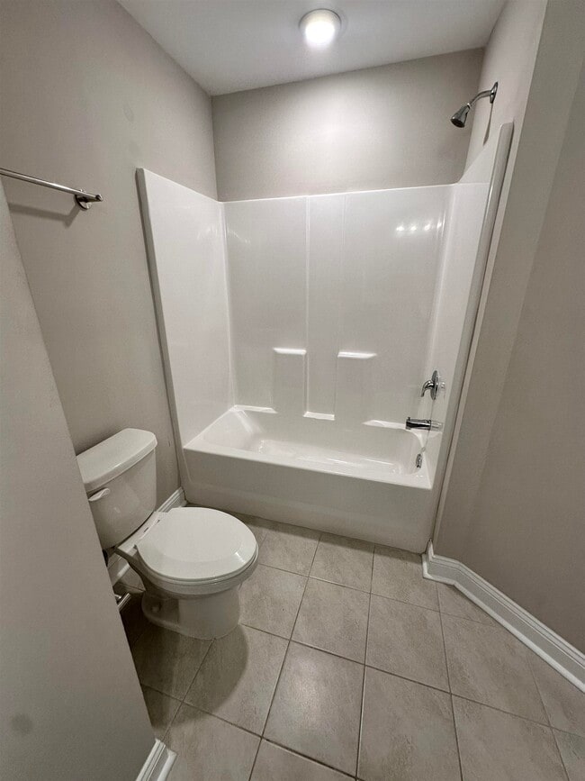 Building Photo - 686 Oyster Dr