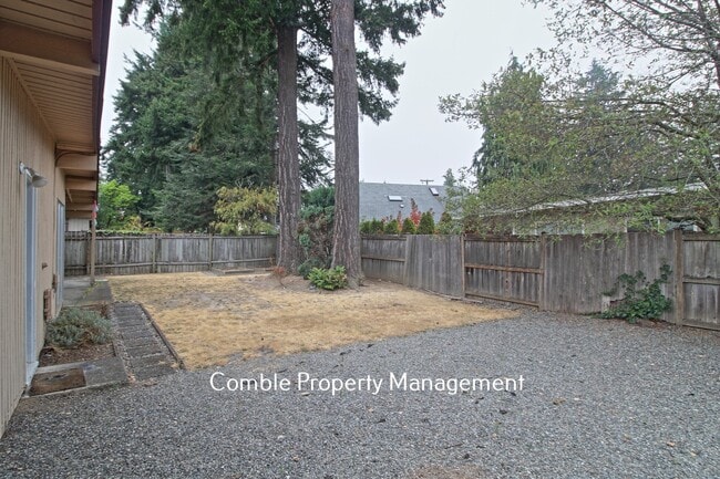 Building Photo - 426 164th Ave NE