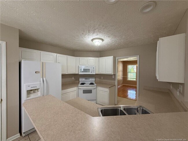 Building Photo - 89 Harborview Dr