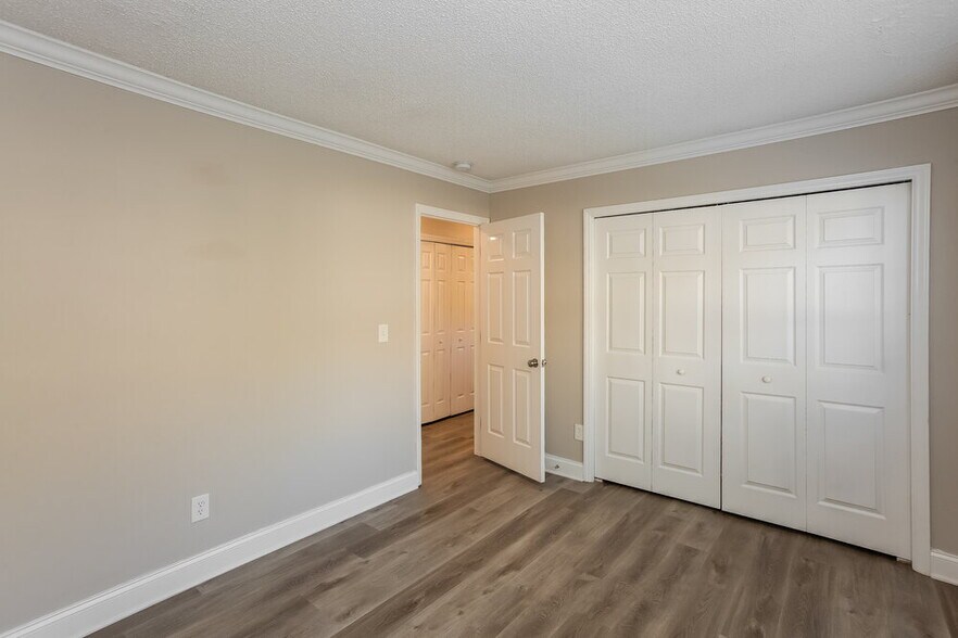 Building Photo - 2112 David Earl Dr