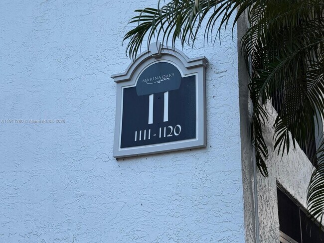 Building Photo - 2445 SW 18th Terrace