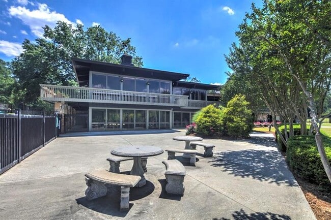 Building Photo - 56 La Rue Pl NW