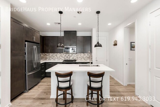 Building Photo - 1212 Via Lucero