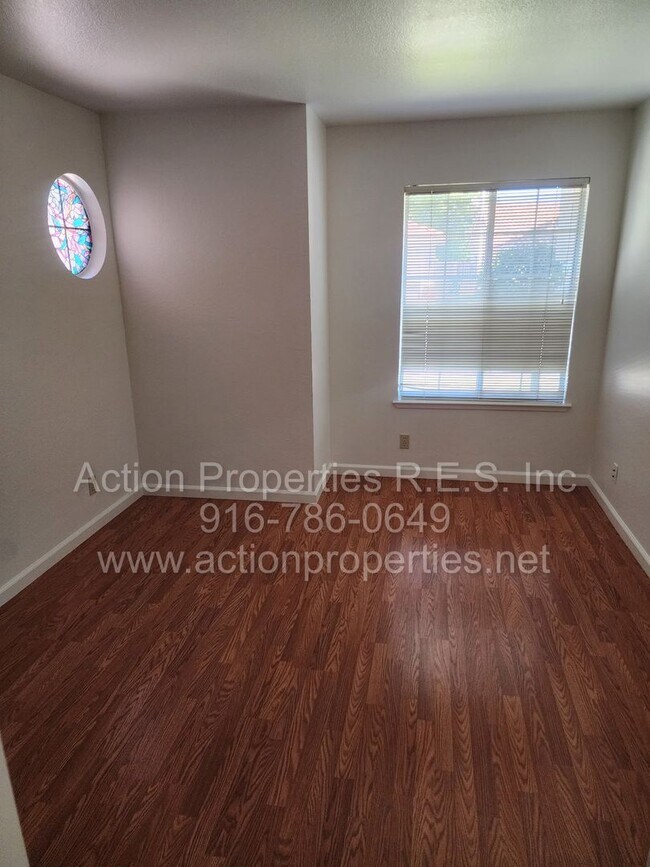 Building Photo - Move In Special! Woodcreek High School Walking Distance, West Roseville Single Story, , 4 Bed 2 B...