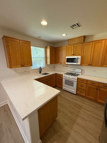 Building Photo - 433 Tolman Way