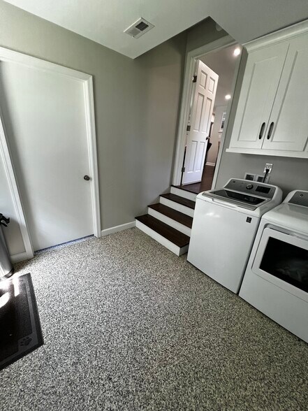 Building Photo - 101 Mary Ann Dr