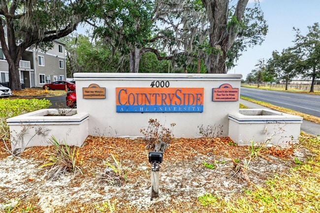 Building Photo - 4000 SW 23rd St