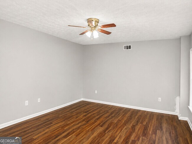 Building Photo - 2657 Amberly Glen Dr