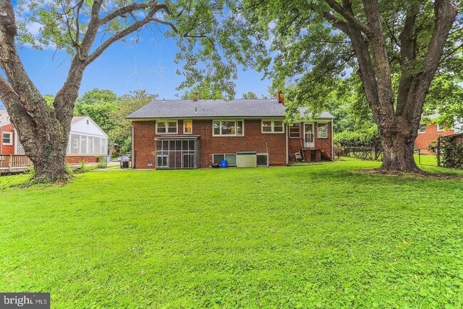 Building Photo - 1702 Franwall Ave