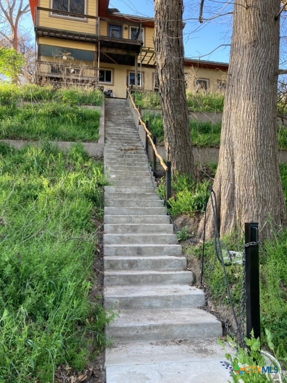 Building Photo - 121 Butler Ln