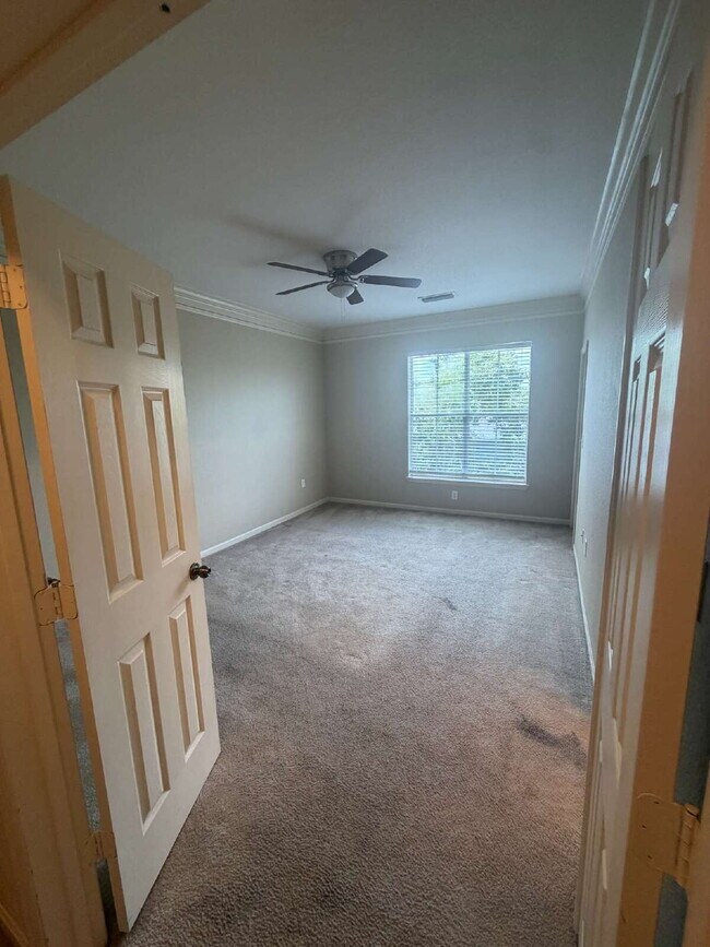 Building Photo - Luxurious 3-Bedroom Condo in Panama City, FL with Spacious Layout and Modern Amenities!