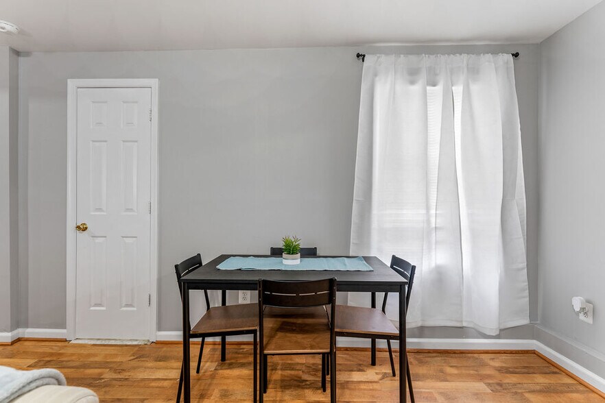 Building Photo - 915 Lafayette Blvd