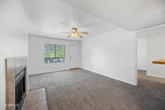 Building Photo - 5995 N 78th St