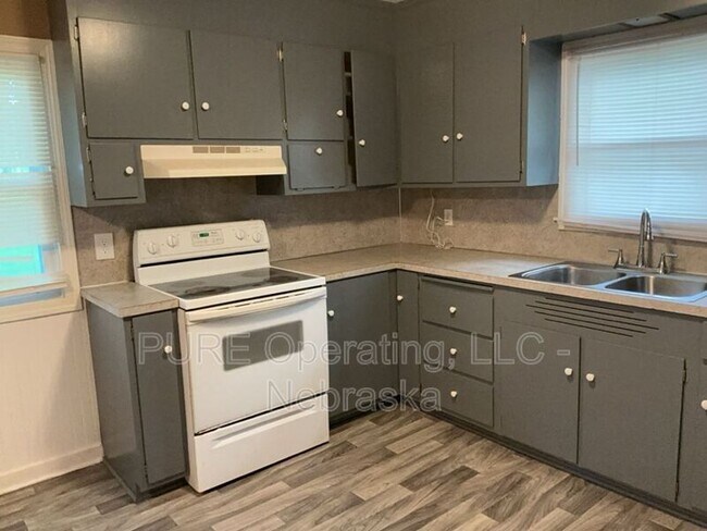 Building Photo - 5236 Ames Ave