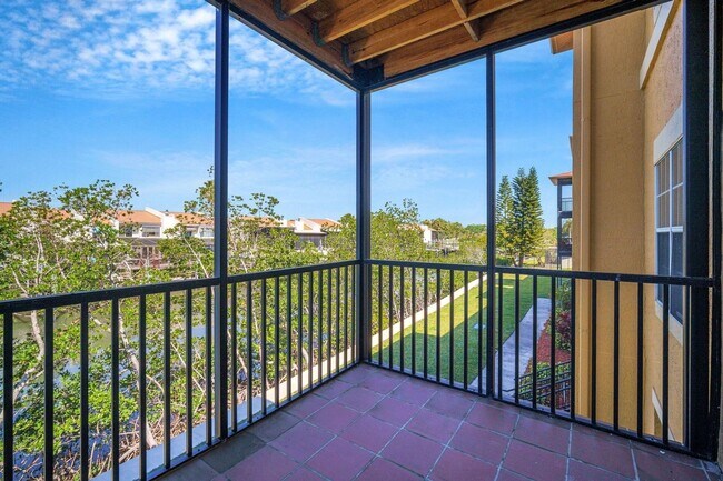 Building Photo - 2 Bedroom Condo in Tampa