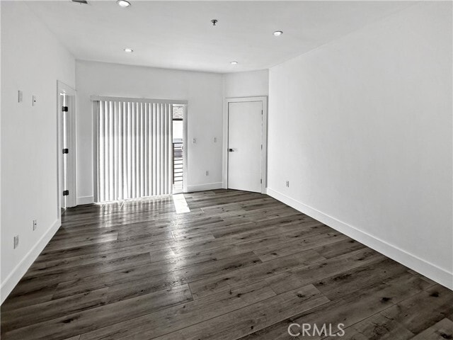 Building Photo - 7127 S La Cienega Blvd