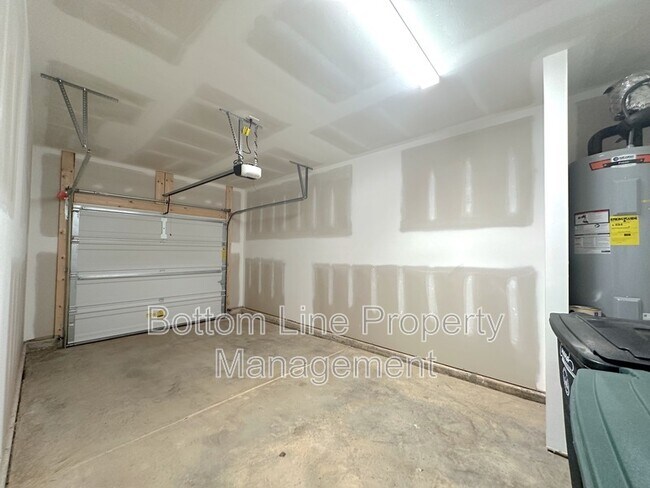 Building Photo - 2773 Yeager Dr NW
