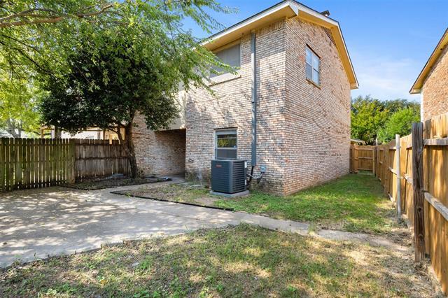 Building Photo - 2806 Spring Valley Dr